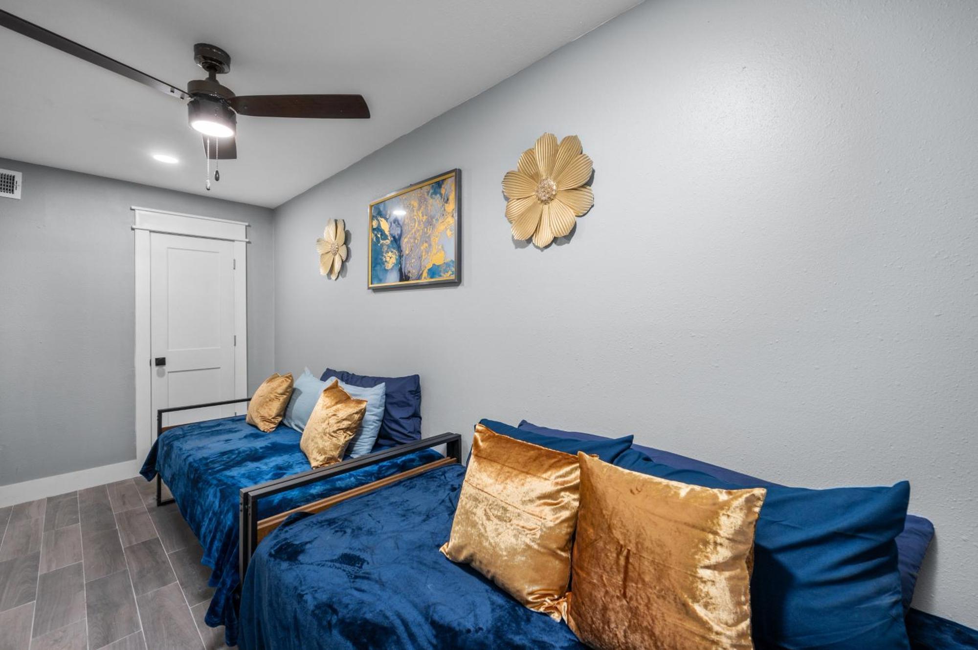 Apartment Serene Heights Oasis With Pool Houston