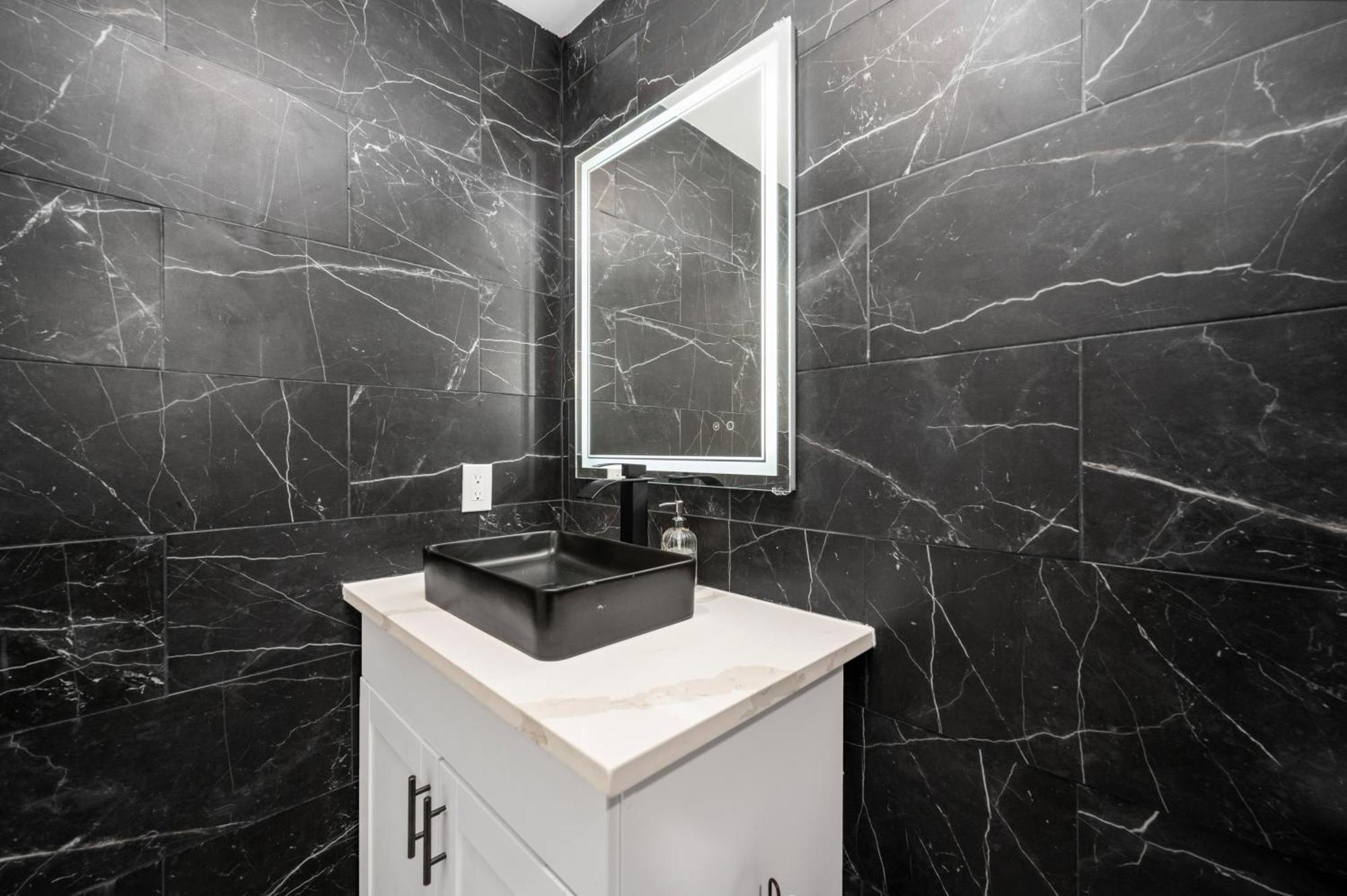 Apartment Serene Heights Oasis With Pool Houston